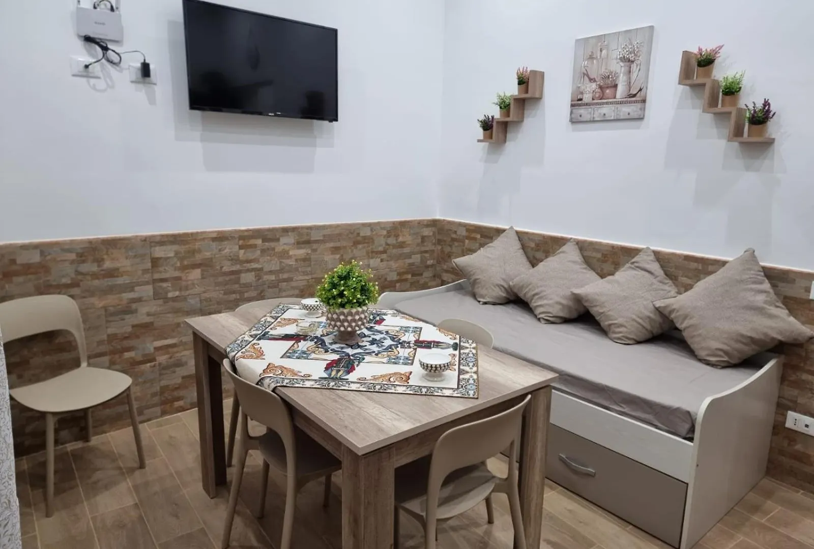 Home Love Палермо 0*,  Италия